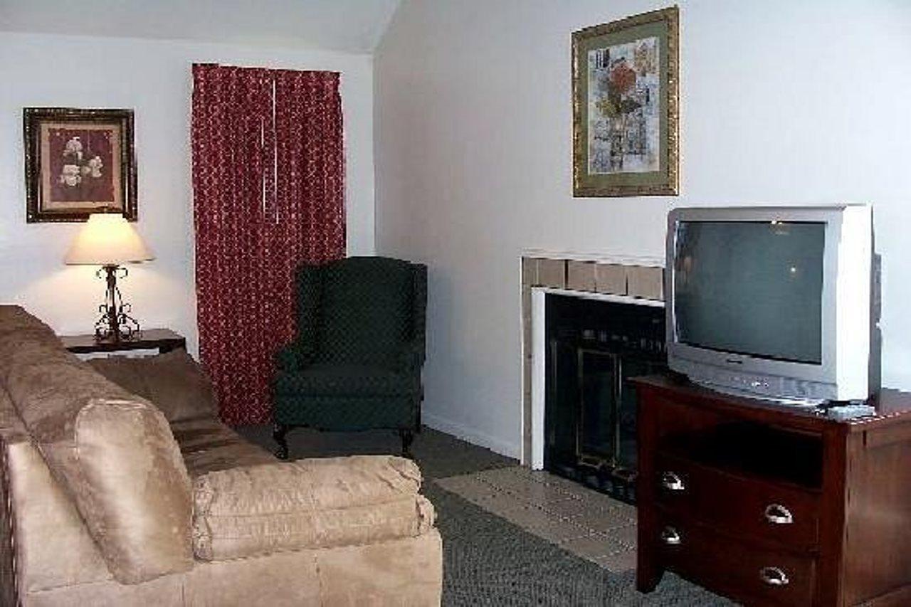 Huntsville Hotel & Suites Extérieur photo