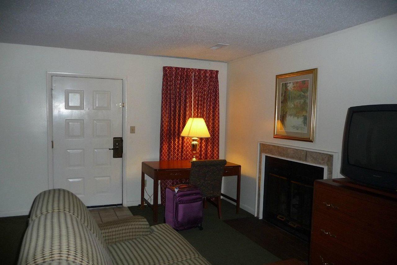Huntsville Hotel & Suites Extérieur photo