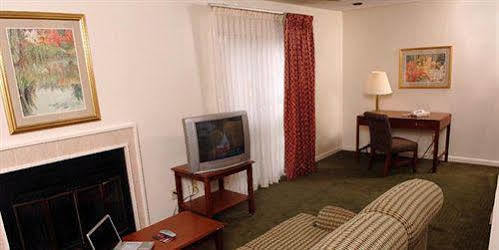 Huntsville Hotel & Suites Extérieur photo